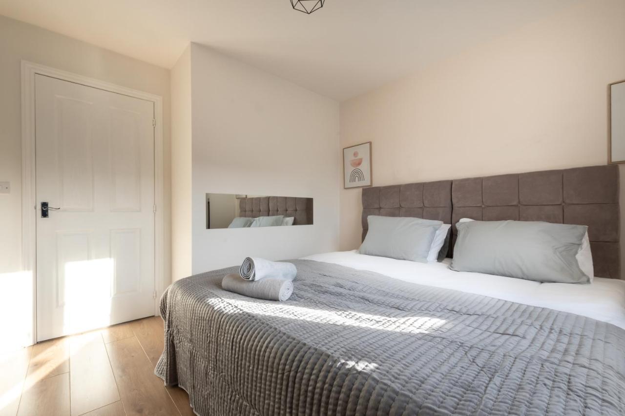 Cheerful 3 Bedroom House - Sleeps 7 Alwalton Exterior foto