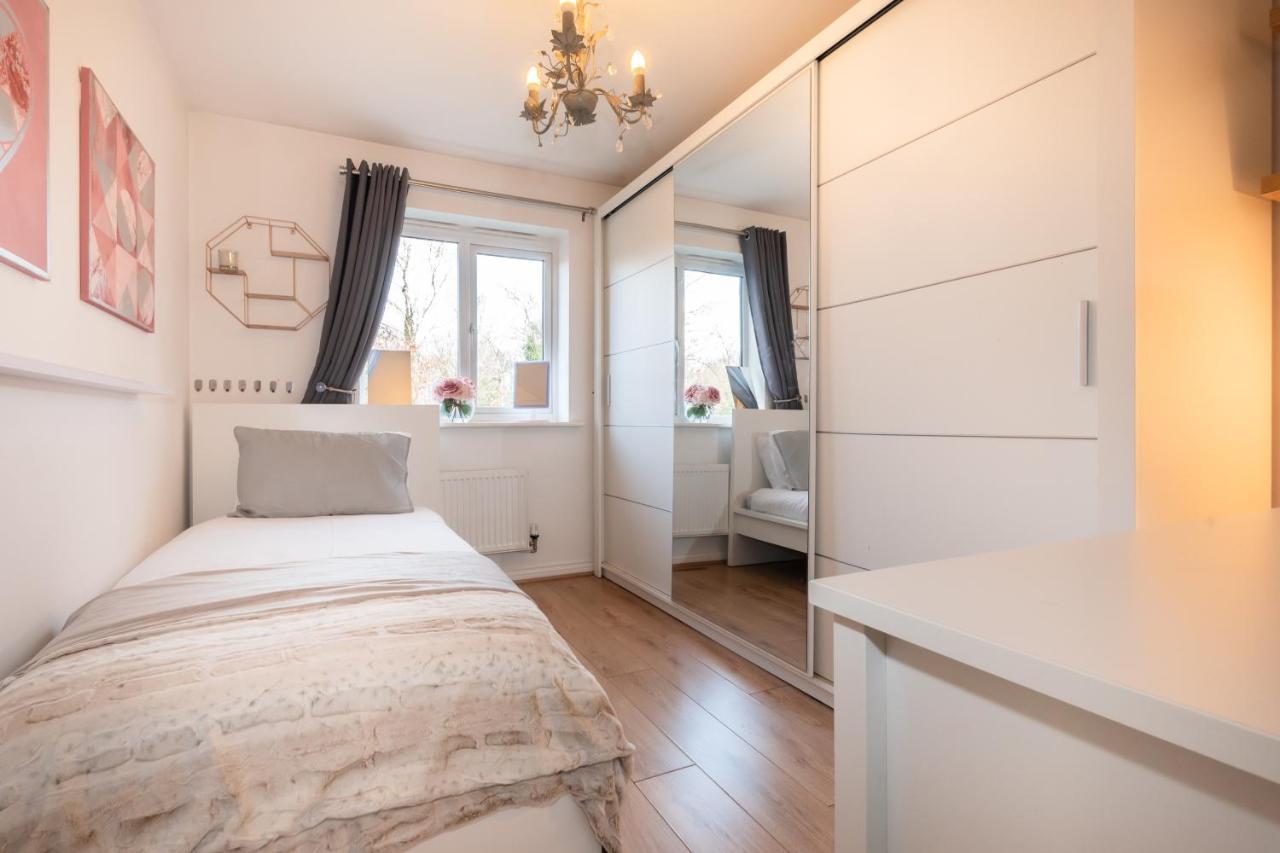 Cheerful 3 Bedroom House - Sleeps 7 Alwalton Exterior foto