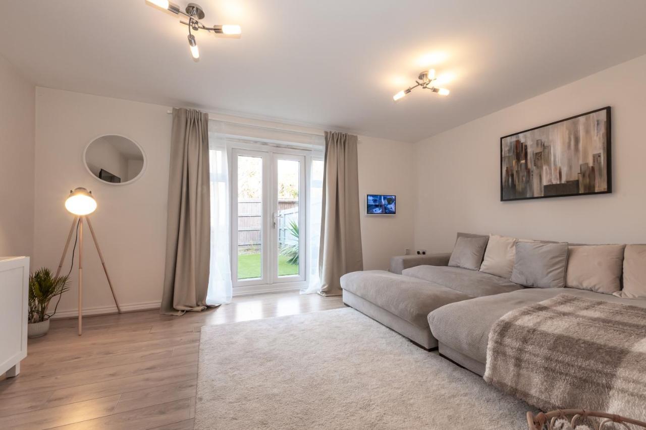 Cheerful 3 Bedroom House - Sleeps 7 Alwalton Exterior foto