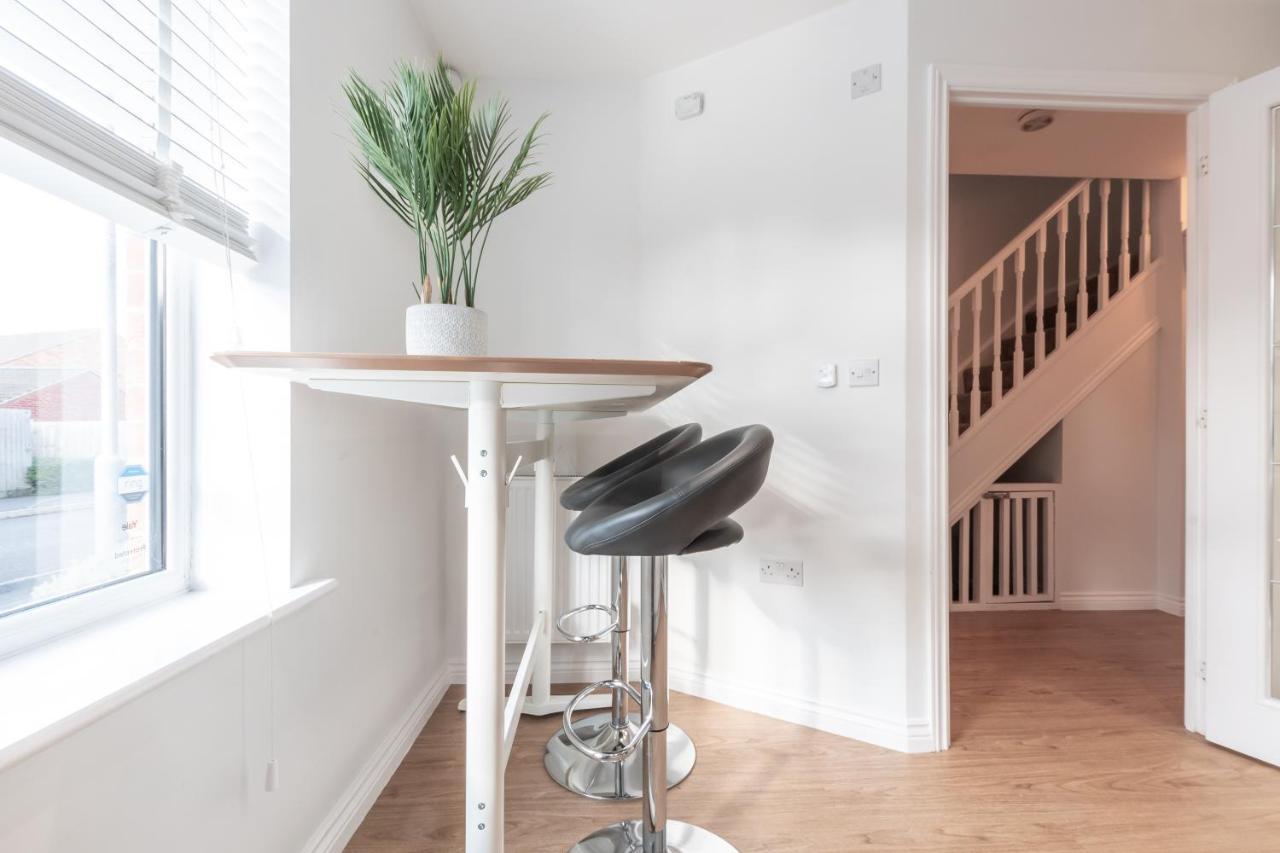 Cheerful 3 Bedroom House - Sleeps 7 Alwalton Exterior foto